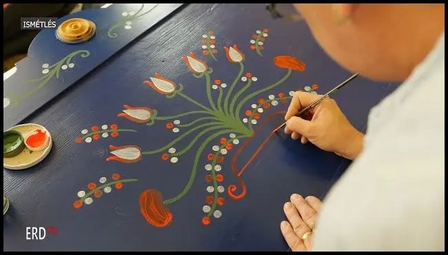 Hagyományos bútorfestés Vargyason