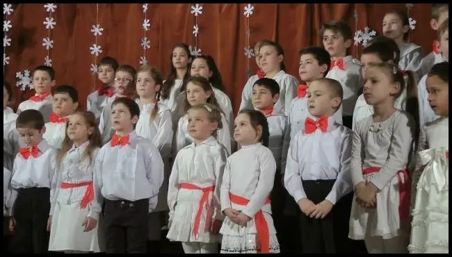 A nagyajtai iskolások karácsonyi műsora 2016