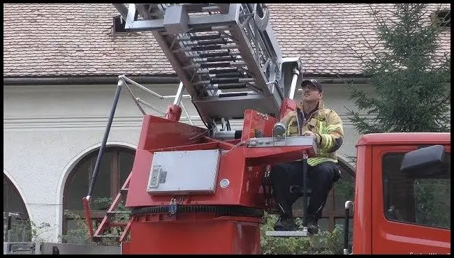 Létrás tűzoltóautó Barótnak