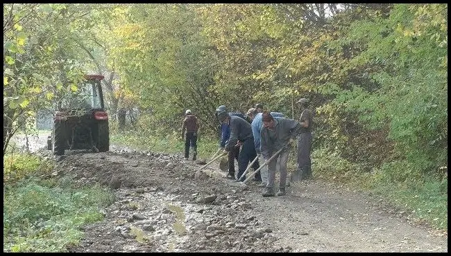 Útjavító kaláka a Vargyas-szorosban